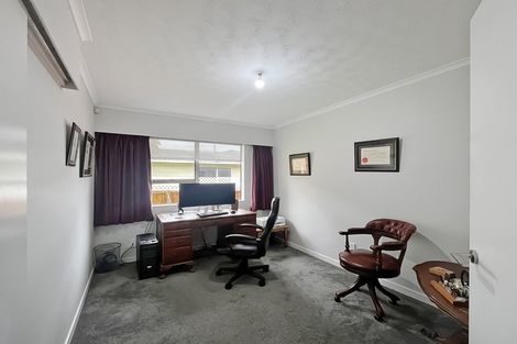 Photo of property in 39 Rhodes Drive, Kelvin Grove, Palmerston North, 4414