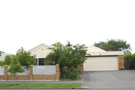 Photo of property in 12 Anglesea Avenue, Parklands, Christchurch, 8083