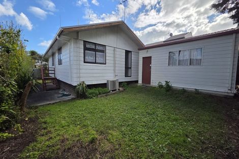 Photo of property in 3/4 Hall Avenue, Mangere, Auckland, 2022