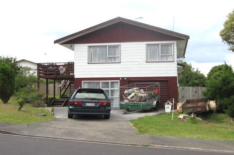Photo of property in 11 Tetrarch Place, Totara Vale, Auckland, 0629