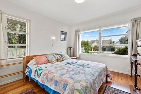 Photo of property in 1/126a Vauxhall Road, Narrow Neck, Auckland, 0624