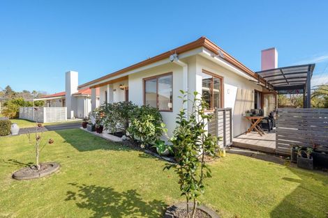 Photo of property in Cotswold Court, 1/8 Cheyne Road, Pyes Pa, Tauranga, 3112