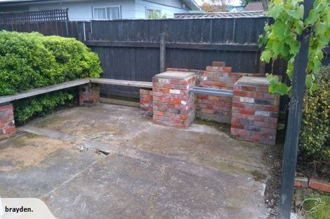 Photo of property in 3 Bryce Place, Kelvin Grove, Palmerston North, 4414
