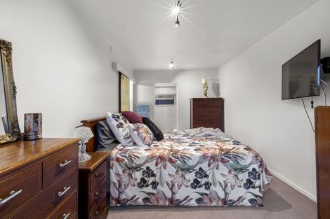 Photo of property in 6 Wallace Road, Ranui, Auckland, 0612