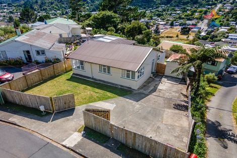Photo of property in 43 August Street, Stokes Valley, Lower Hutt, 5019