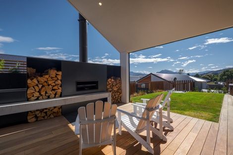 Photo of property in 3 Little Alpha Loop, Wanaka, 9305