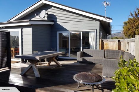 Photo of property in 27 Somerfield Street, Somerfield, Christchurch, 8024