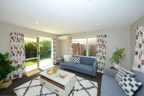 Photo of property in 2/10 Thistledown Place, Woolston, Christchurch, 8062