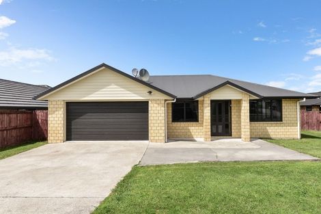 Photo of property in 69 Farnborough Drive, Grandview Heights, Hamilton, 3200