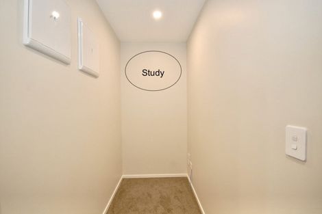 Photo of property in 41e Camelot Place, Glenfield, Auckland, 0629