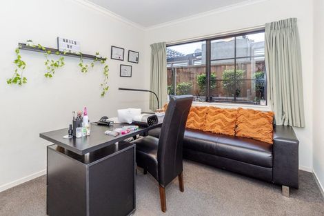 Photo of property in 11 Greenough Place, Rototuna, Hamilton, 3210