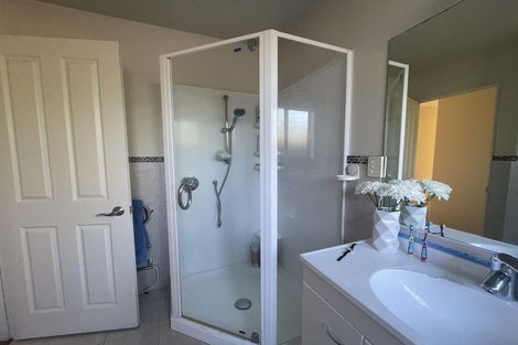 Photo of property in 83 Te Wharau Drive, Greenhithe, Auckland, 0632