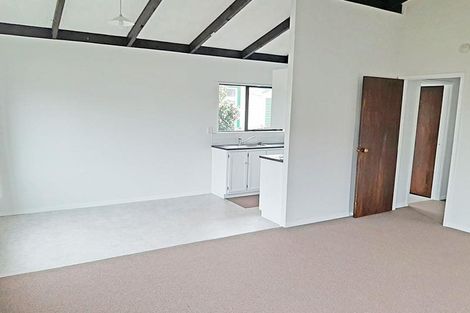 Photo of property in 2/215a Swanson Road, Henderson, Auckland, 0610