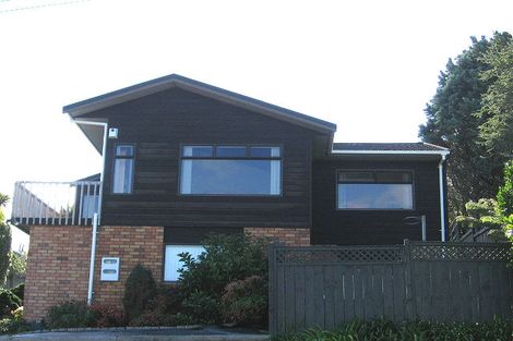 Photo of property in 1/27 Kiteroa Terrace, Rothesay Bay, Auckland, 0630