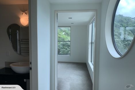 Photo of property in 218 Evans Bay Parade, Hataitai, Wellington, 6021