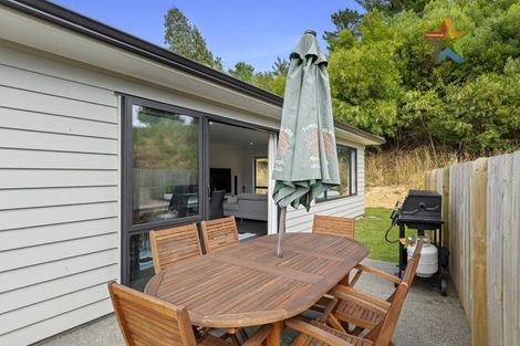 Photo of property in 15 Te Awa Rere Grove, Stokes Valley, Lower Hutt, 5019