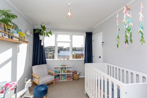 Photo of property in 12 Marton Place, Marfell, New Plymouth, 4310