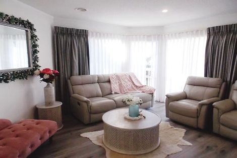 Photo of property in 107 Ashton Fitchett Drive, Brooklyn, Wellington, 6021