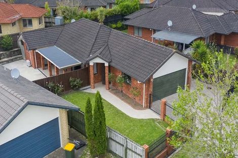 Photo of property in 8 Carisbrook Crescent, Papakura, 2110