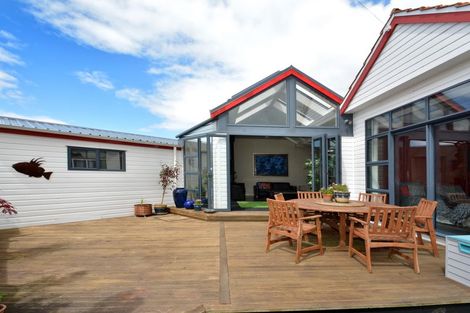 Photo of property in 85 Hargest Crescent, Saint Clair, Dunedin, 9012