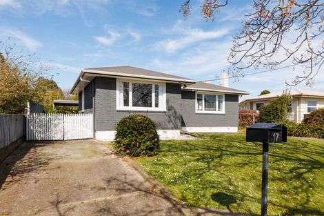 Photo of property in 17 Peters Avenue, Cloverlea, Palmerston North, 4412