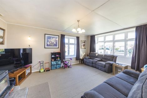 Photo of property in 17 Carthew Street, Feilding, 4702