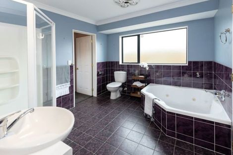 Photo of property in 6 Kilbaha Close, East Tamaki, Auckland, 2013