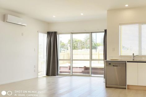 Photo of property in 2 Herekino Street, Westgate, Auckland, 0814