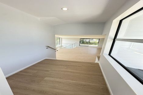 Photo of property in 27a Kelwyn Road, Kelston, Auckland, 0602