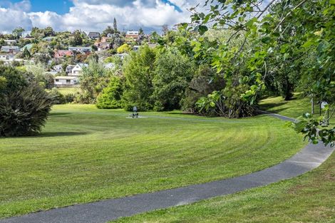 Photo of property in 50 Athena Drive, Totara Vale, Auckland, 0629