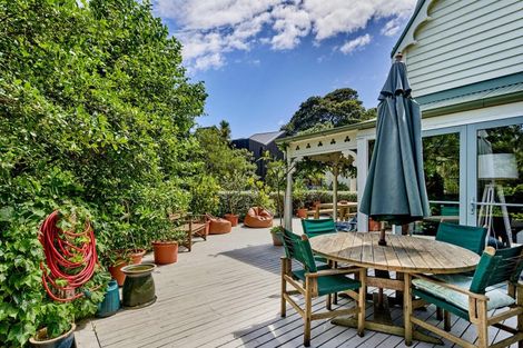 Photo of property in 15 Whiorau Grove, Lowry Bay, Lower Hutt, 5013
