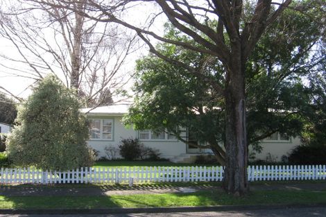 Photo of property in 60 Crewe Crescent, Hokowhitu, Palmerston North, 4410