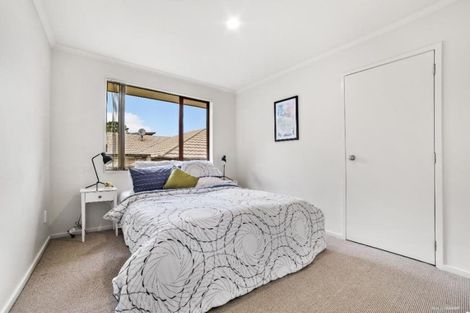 Photo of property in 8 Fernbank Lane, Greenhithe, Auckland, 0632