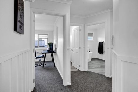 Photo of property in 85 Wallath Road, Westown, New Plymouth, 4310