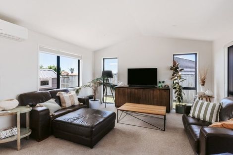 Photo of property in 12 Brendan Close, Omokoroa, 3114