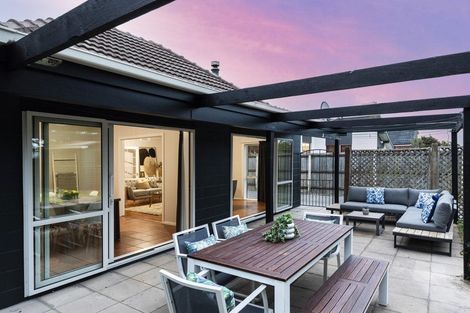 Photo of property in 12 Heathglen Avenue, Parklands, Christchurch, 8083