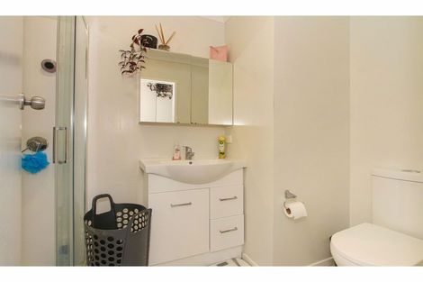 Photo of property in 162 Royal Road, Massey, Auckland, 0614