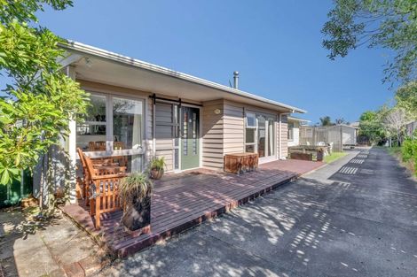 Photo of property in 16 Maunder Street, Marton, 4710