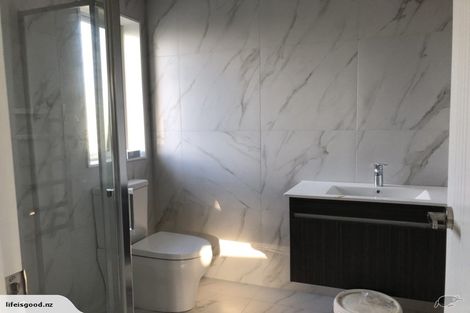 Photo of property in 5a Taurus Crescent, Beach Haven, Auckland, 0626