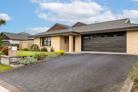 Photo of property in 32 Hadleigh Court, Paraparaumu, 5032