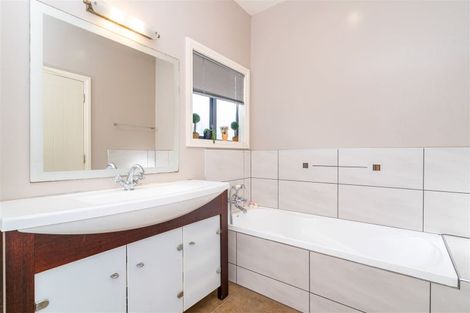 Photo of property in 49 Centennial Avenue, Milton, 9220