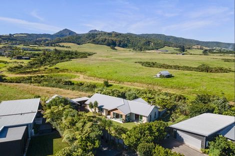 Photo of property in 5a Tui Grove, Oakura, 4314