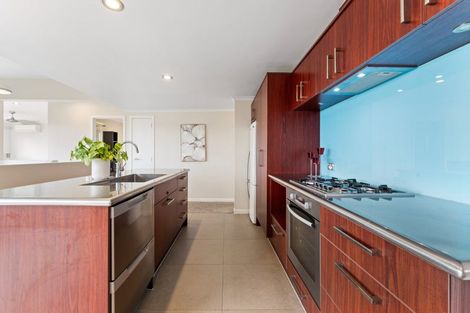 Photo of property in 24 Kiteroa Terrace, Rothesay Bay, Auckland, 0630