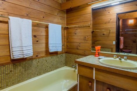 Photo of property in 37 Greenaway Road, Waikanae, 5036