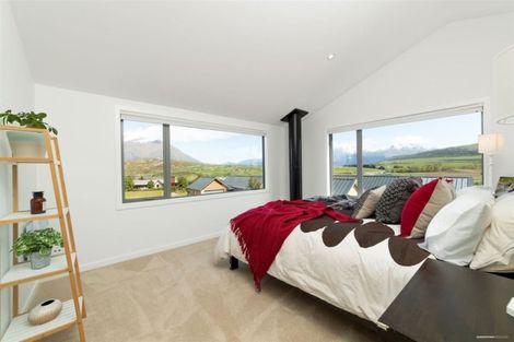Photo of property in 6 Polperro Court, Jacks Point, Queenstown, 9371