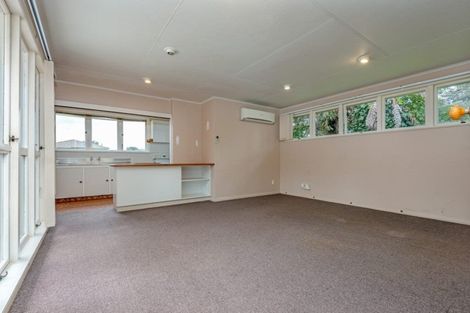 Photo of property in 11 Galway Avenue, Hokowhitu, Palmerston North, 4410