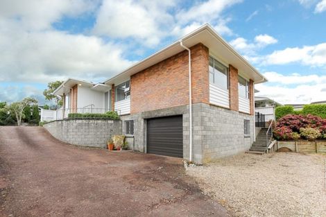 Photo of property in 30 Nevada Drive, Merrilands, New Plymouth, 4312