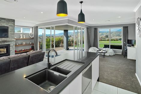 Photo of property in 11 Katania Heights, Brightwater, 7022