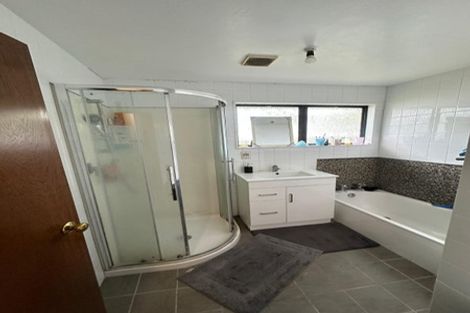 Photo of property in 2/346 Main Road, Tawa, Wellington, 5028