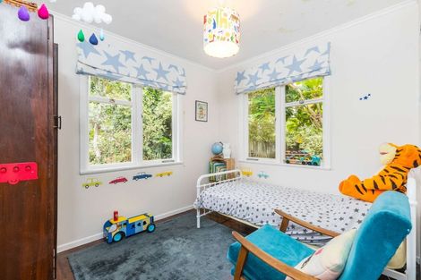 Photo of property in 2/16 Cresta Avenue, Beach Haven, Auckland, 0626